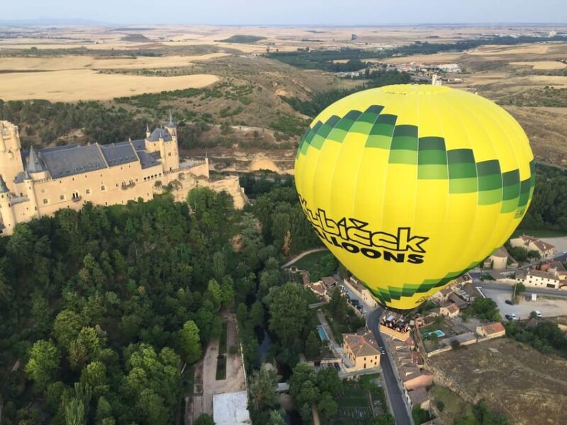 Segovia: Hot Air Balloon Flight with Picnic and Cava - Key Points