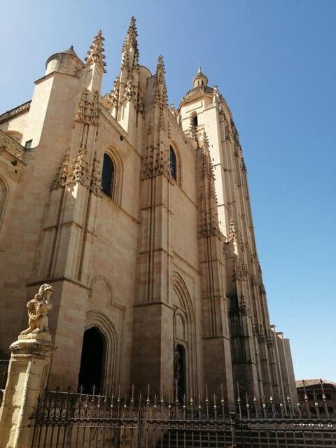Segovia: Private Tour from Madrid by Minivan - Value and Practicalities
