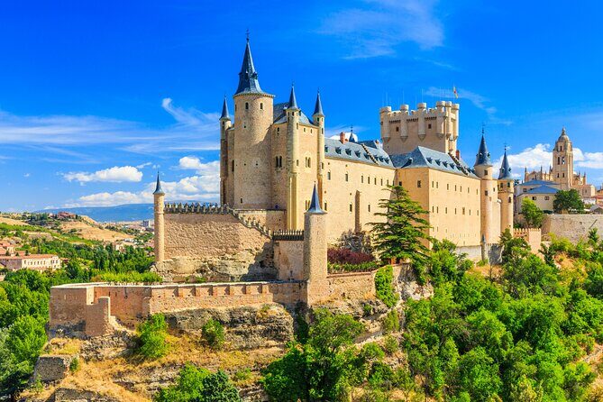Segovia Tour with Guided Walking Tour Included - Exploring the Itinerary in Detail