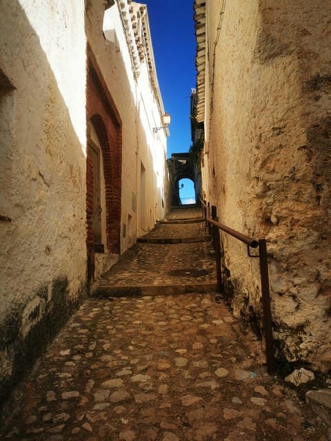 Segura de la Sierra: Highlights Walking Tour - Practical Details