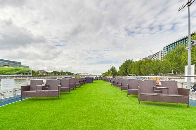 Seine River Dinner Cruise with Live Singer by VIP Yacht de Paris - What to Expect from the Seine River Dinner Cruise