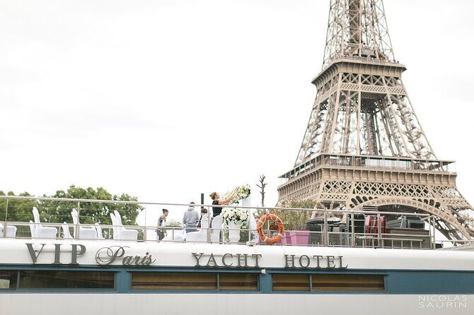 Seine River Dinner Cruise with Live Singer by VIP Yacht de Paris - Authentic Experiences and Review Insights