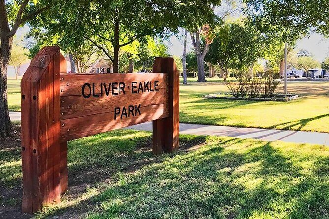 Self-Guided Amarillo Scavenger Hunt: Amarillo Art & Elms - Discover Amarillo with a Self-Guided Art & Elms Scavenger Hunt