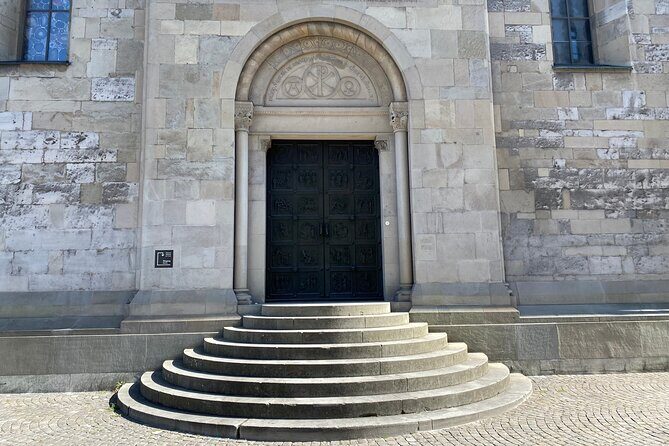 Self-Guided Audio City Tour in Zurich - Pestalozzianlage and the Cosmos at Urania Observatory