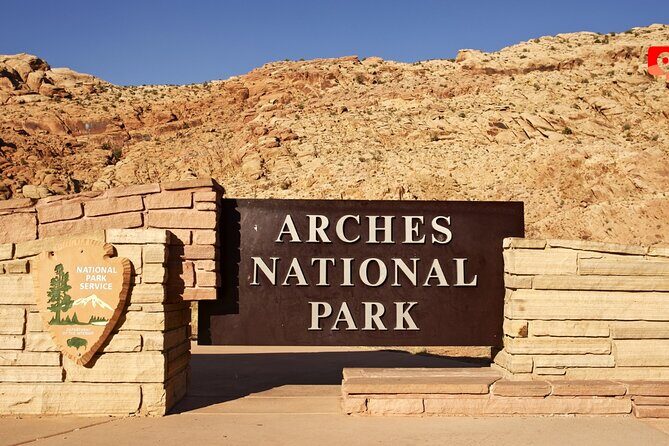 Self Guided Audio Driving Tour in Arches National Park - Starting Point: Arriving at Arches National Park