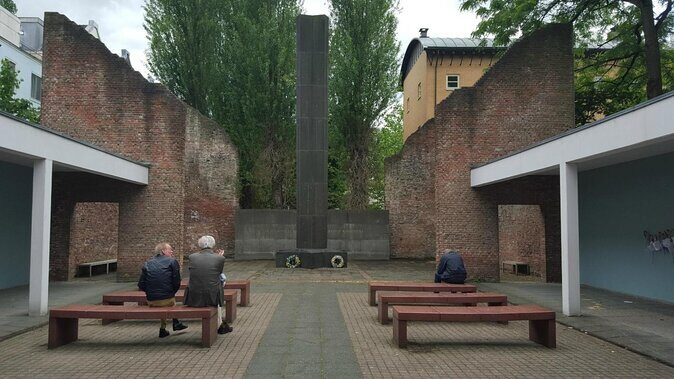Self-Guided Audio Tour Holocaust Series: The Jewish Quarter - An In-Depth Look at the Tour Experience