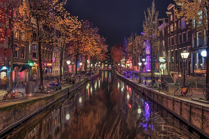 Self-Guided Audio Tour of The Red Light District - Who Should Consider This Tour?