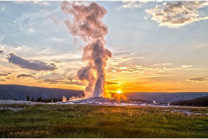 Self Guided Audio Walking Tour of Old Faithful Geyser Basin - An In-Depth Look at the Tour Experience