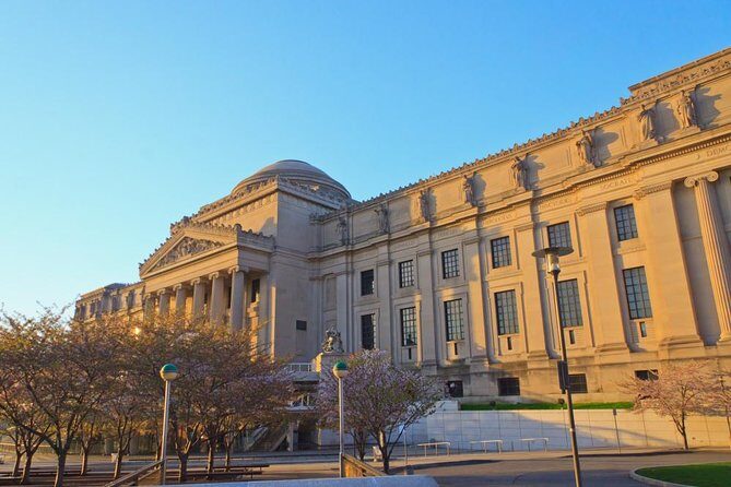 Self-Guided Brooklyn Scavenger Hunt: Soaring To New Heights - Key Points
