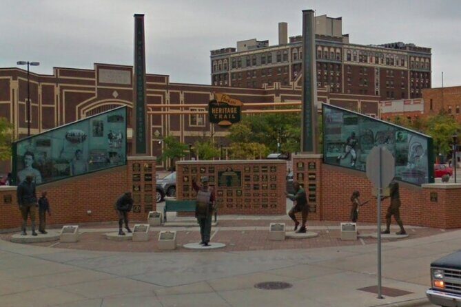 Self-Guided Green Bay Scavenger Hunt: Victory In Titletown - A Detailed Look at the Tour Experience