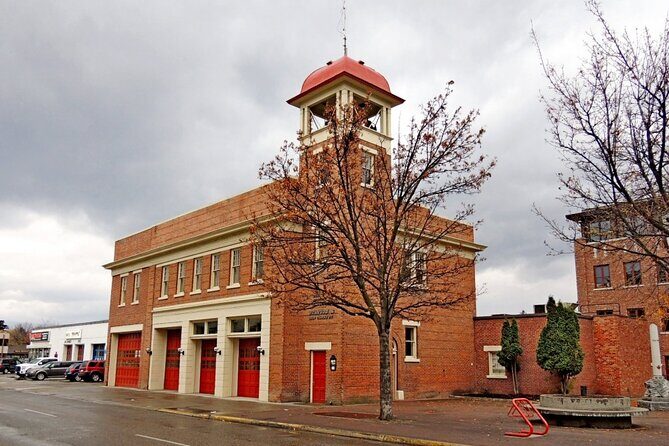Self-Guided Kelowna Scavenger Hunt: Art By The Lake - Discovering Kelowna’s Landmarks Through a New Lens