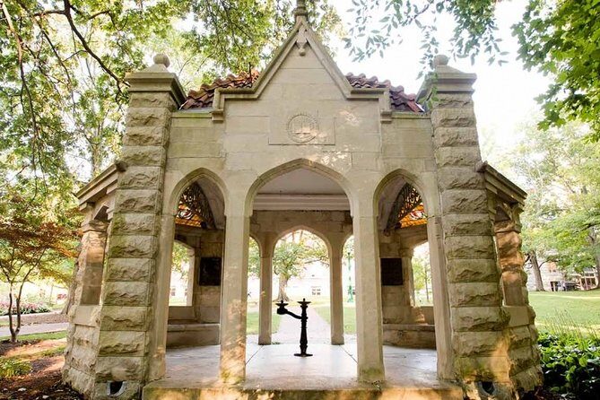 Self-Guided Scavenger Hunt: Bloomington Scenic Southern Indiana - A Detailed Look at the Experience