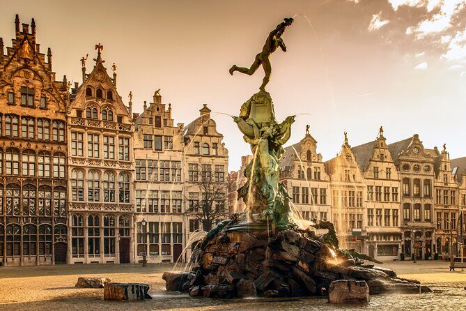 Self-Guided Scavenger Hunt in Antwerp - What languages is the commentary available in?