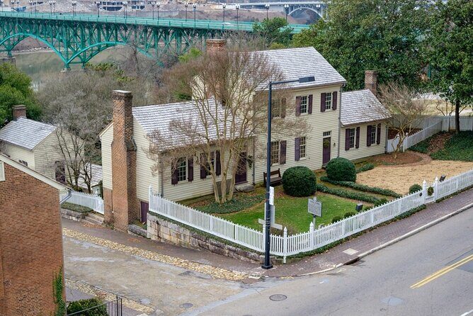 Self-Guided Scavenger Hunt: Knoxville's Perfect Blend - An In-Depth Look at the Knoxville Scavenger Hunt