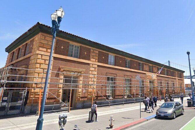 Self-Guided Scavenger Hunt: San Francisco Art & Architecture - An In-depth Look at the San Francisco Art & Architecture Scavenger Hunt