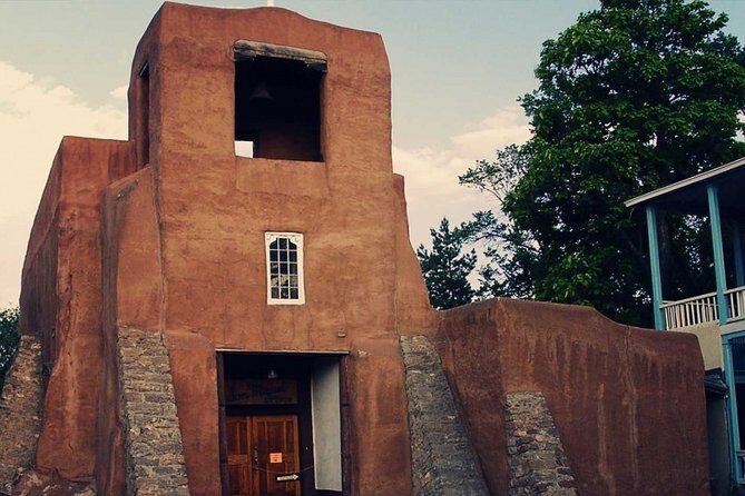 Self-Guided Scavenger Hunt: The Oldest Capital Comes Alive - Key Points