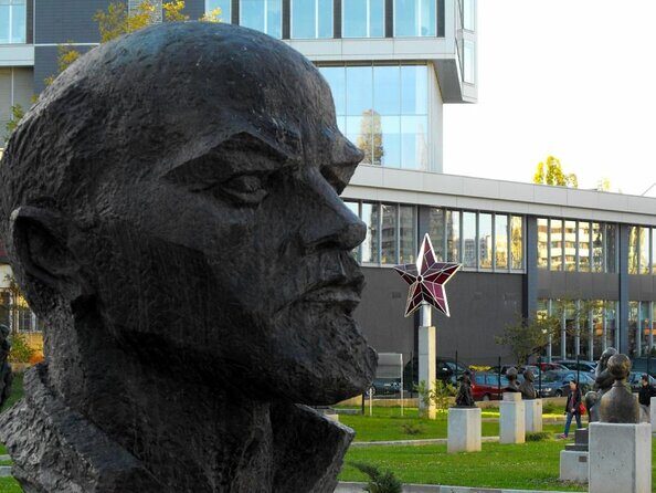 Self-guided Tour in the Museum of Socialist Art - Key Points