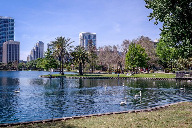 Self-Guided Walking Audio Tour around Lake Eola in Orlando - An In-depth Look at the Lake Eola Self-Guided Tour