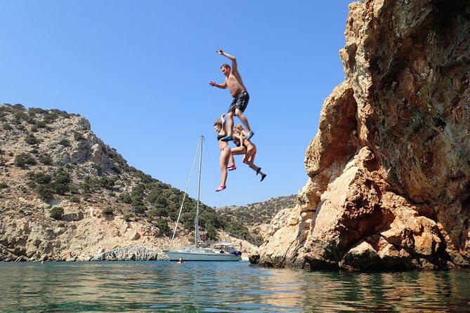 Semi-private Antiparos & Caves Blue Lagoon OR Rina Cave & Small Cyclades - The Itinerary: A Day of Scenic Stops and Marine Fun