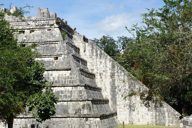 Semi-Private Chichen Itza, Cenote Ik Kil and Valladolid Tour - Transportation and Group Size