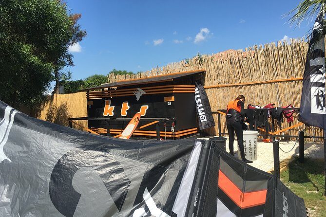 Semi-private kitesurfing course for beginners - The Learning Environment & Instruction Quality