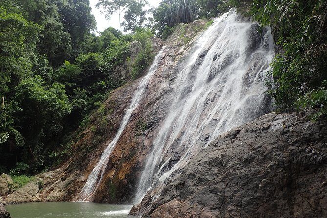 Semi-Private Koh Samui Island for Cruise Ship Visitors aboard air-conditioned Minivan - Cultural Stop at Guan Yu Shrine
