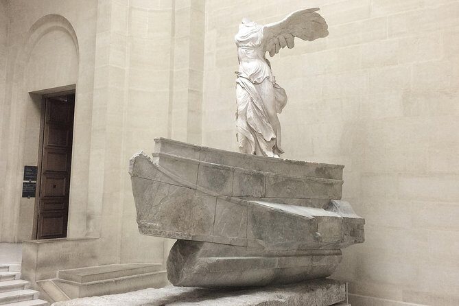 Semi-Private Louvre Masterpieces with Reserved Entrance Time - The Impact of Expert Guides