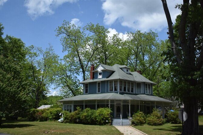 Senoia The Walking Dead Film locations 2 hours Walking Tour - Authentic Insights from Reviews