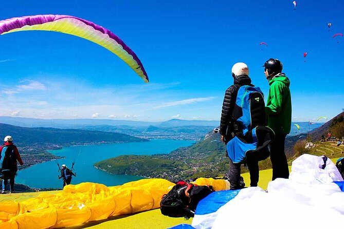 Sensation paragliding flight over the magnificent Lake Annecy - An In-Depth Look at the Paragliding Experience Over Lake Annecy