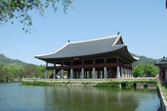 Seoul City Sightseeing Tour Including Gyeongbokgung Palace, N Seoul Tower, and Namsangol Hanok Village - The Traditional Side: Namsangol Hanok Village