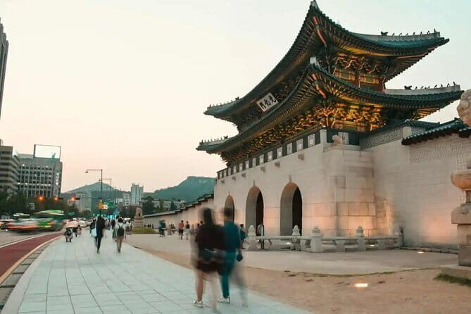 Seoul : Gamaksan & IceWall Cafe & Hanok Village & Jingwansa - FAQ