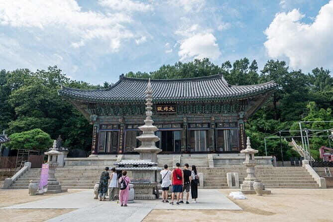 Seoul Gangnam Night Tour with Gourmet and Bongeunsa Temple - Discovering Seoul’s Night Charm: What the Tour Entails