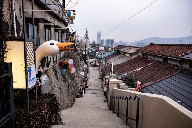 Seoul moonlight walking tour with local historian - What to Expect from the Experience