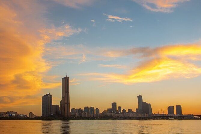 Seoul Night Tour with Han River Cruise and Gyeongbokgung Palace - The Sum Up