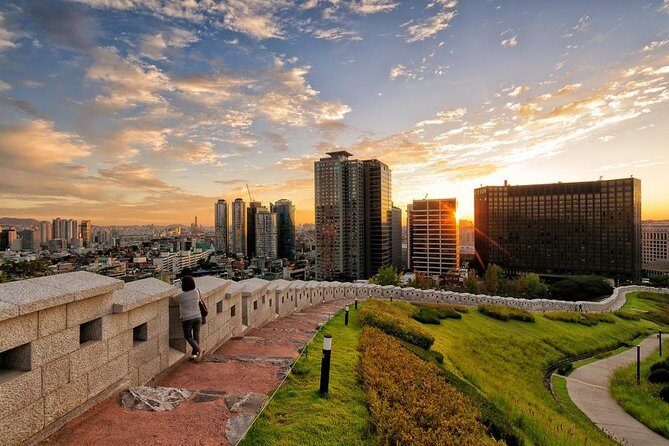 Seoul's Democratic Awakening: A Modern Korean History Tour - An In-Depth Look at the Seoul Modern History Tour