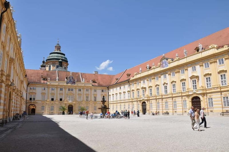 Serene Austrian Escape: Dürnstein, Melk, Salzburg, Hallstatt - Key Points