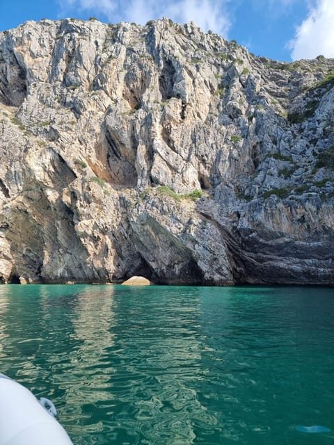 Sesimbra: Boat trip along beaches and bays with snorkeling - Key Points