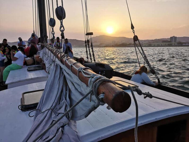 Setubal: Sunset On-Board - Key Points