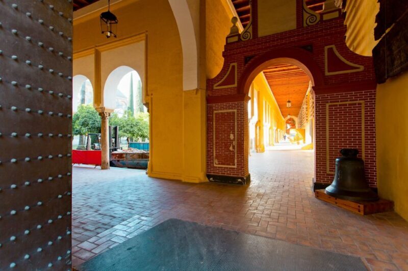 Seville Alcázar, Cathedral and Giralda Tour with Tickets - FAQ