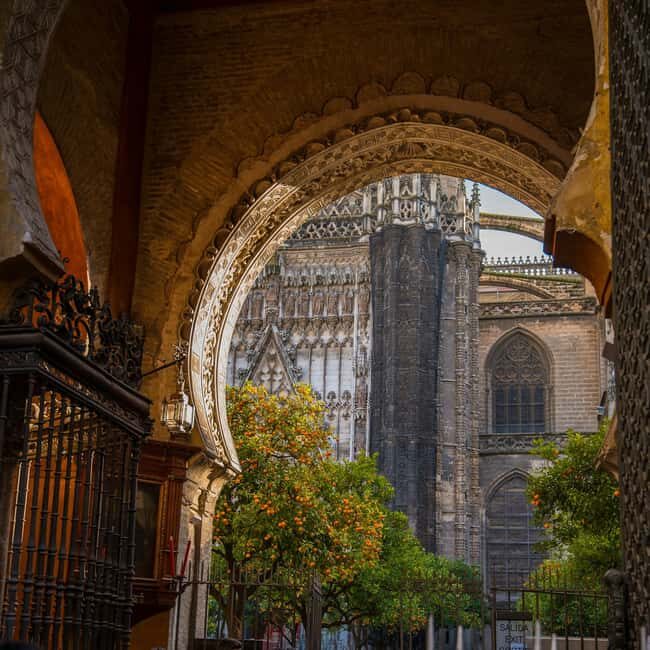 Seville: Cathedral & La Giralda Guided Tour with Tickets - An In-Depth Look at the Tour Experience