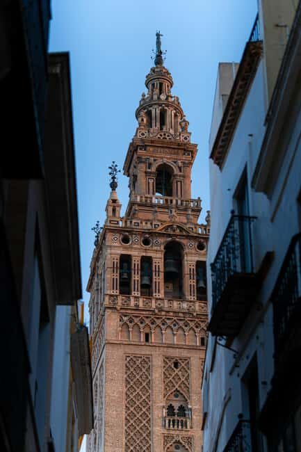 Seville: Cathedral & La Giralda Guided Tour with Tickets - Why the Tour Works Well for Different Travelers