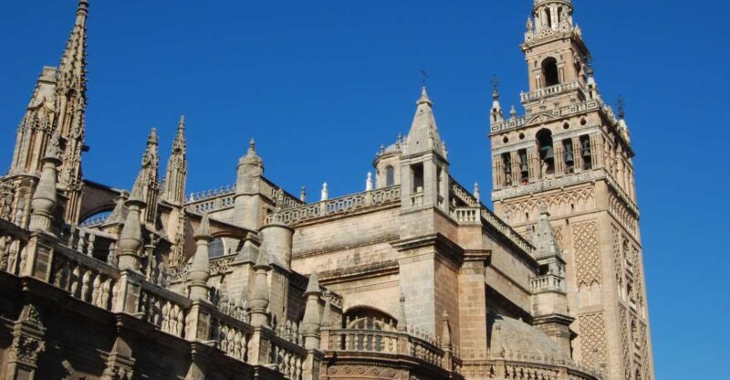 Seville: Cathedral & Real Alcazar Private Tour with tickets - What Makes This Tour Stand Out?