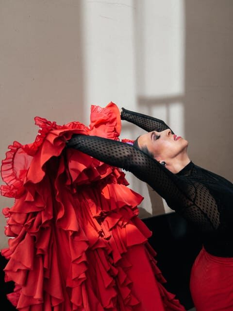 Seville: Enjoy a class of approach to flamenco - An In-Depth Look at the Flamenco Class Experience