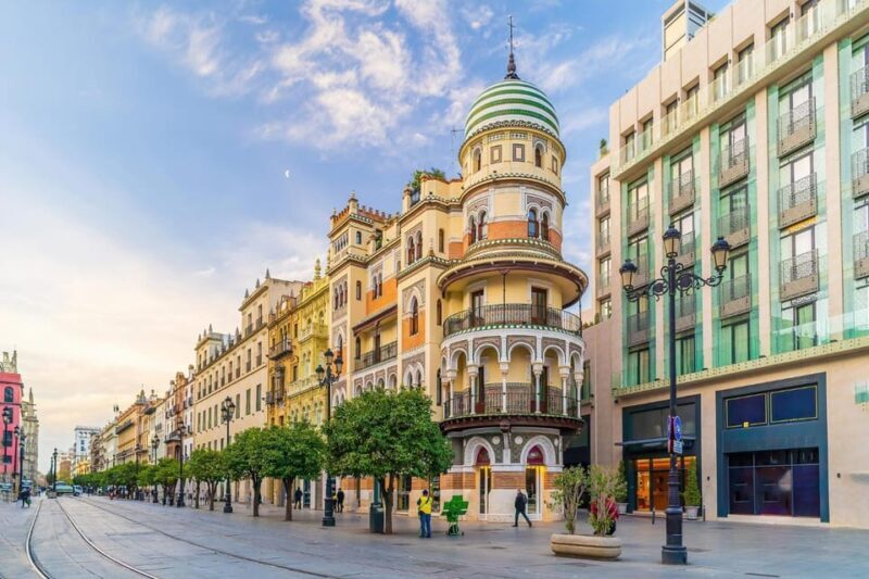 Seville: Express Walk with a Local in 60 minutes - Key Points