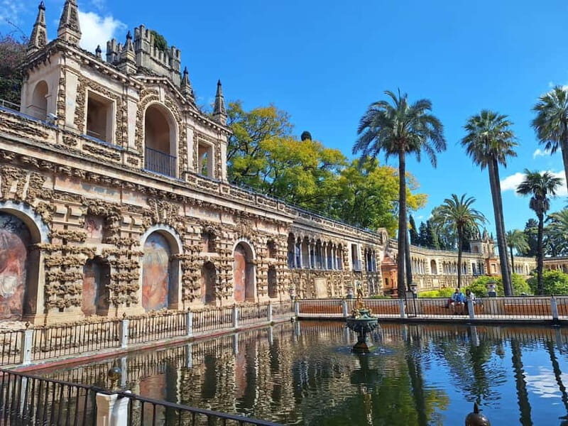 Seville: Guided visit to the Alcázar, Cathedral and Giralda - Key Points
