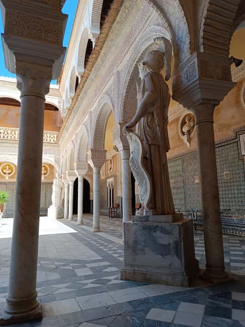Seville: Guided visit to the Casa de Pilatos with tickets - Key Points