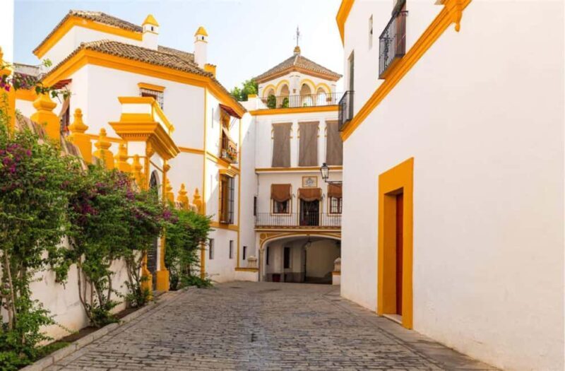 Seville: Historic Center and Jewish Quarter Walking Tour - Key Points