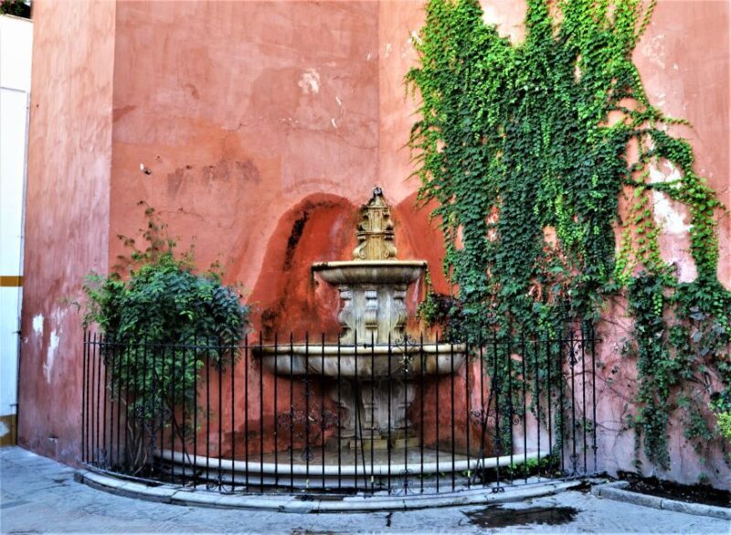 Seville: Plaza de Toros and Barrio Santa Cruz Tour - An In-Depth Look at the Tour Experience