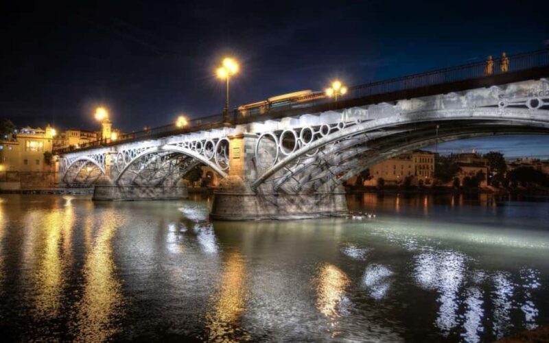 Seville: Private Night Tour - Key Points