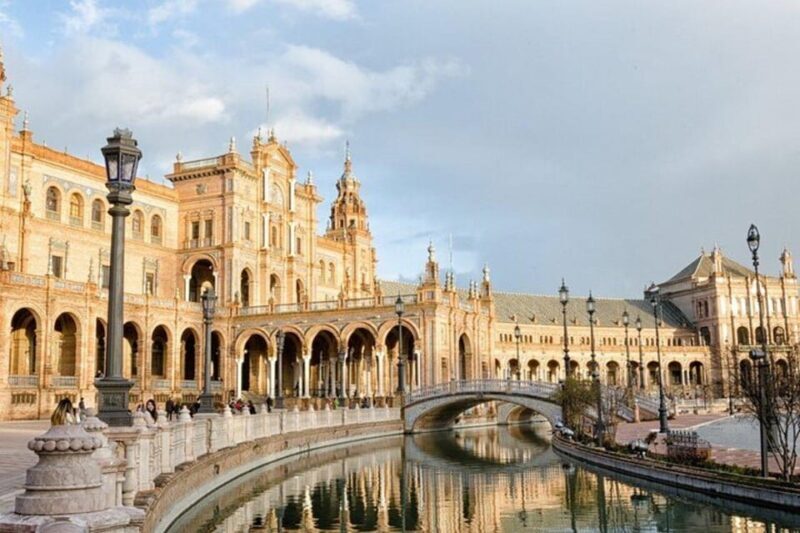 Seville: Private or Shared Group Highlights Walking Tour - Key Points
